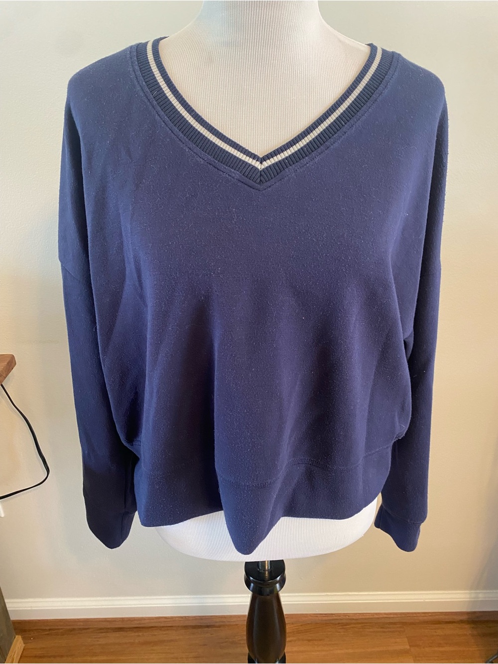 Cable & Gauge Navy V-Neck Sweater with Cream Trim